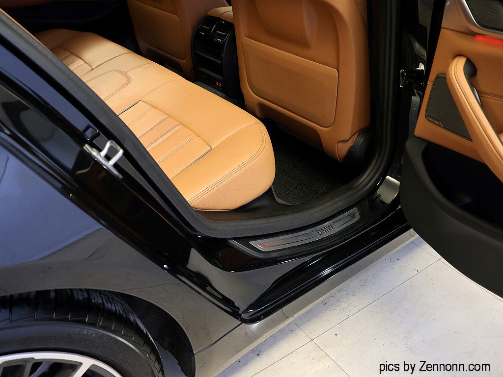 Certified 2023 BMW 540i xDrive w/ Premium Package image 34