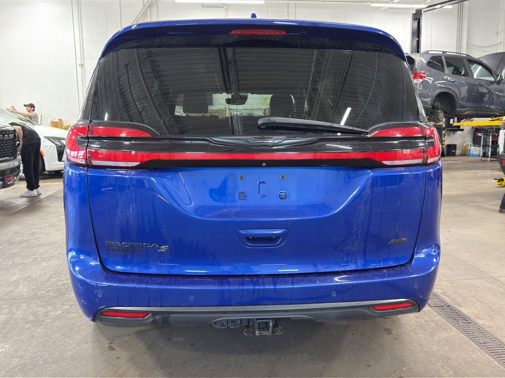 Used 2021 Chrysler Pacifica Touring-L w/ Uconnect Theater Family Group AWD/4WD image 5