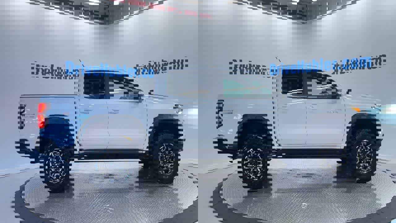 Used 2024 Chevrolet Colorado ZR2 w/ ZR2 Convenience Package III image 4