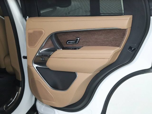 Used 2025 Land Rover Range Rover SE AWD/4WD image 33