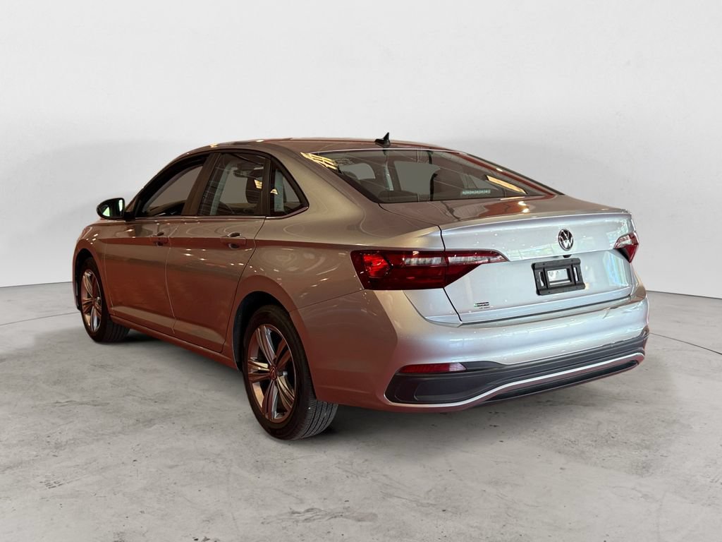 Used 2024 Volkswagen Jetta SE FWD image 5