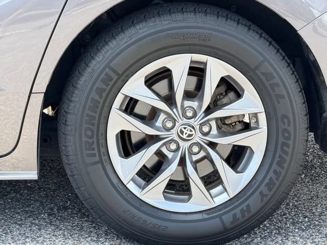 Used 2021 Toyota Sienna XLE AWD/4WD image 10