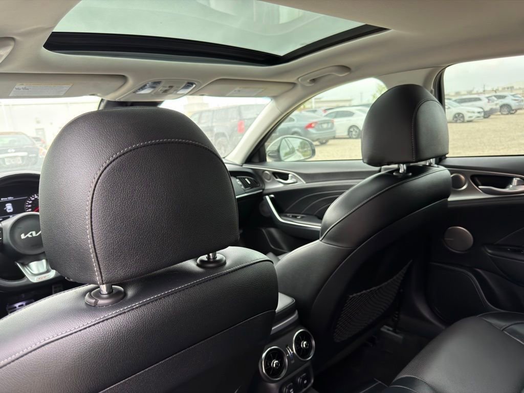 Used 2022 Kia Stinger GT2 image 6