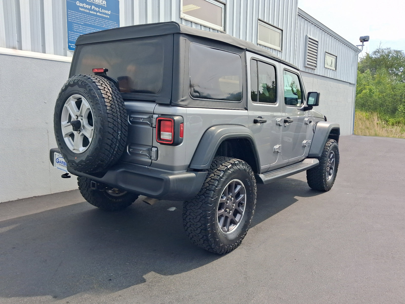 Used 2018 Jeep Wrangler Unlimited Sport S AWD/4WD image 10