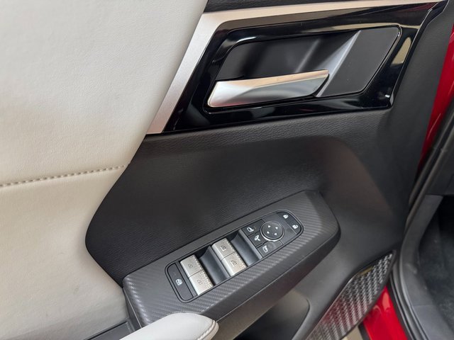 New 2025 Mitsubishi Outlander SE image 7