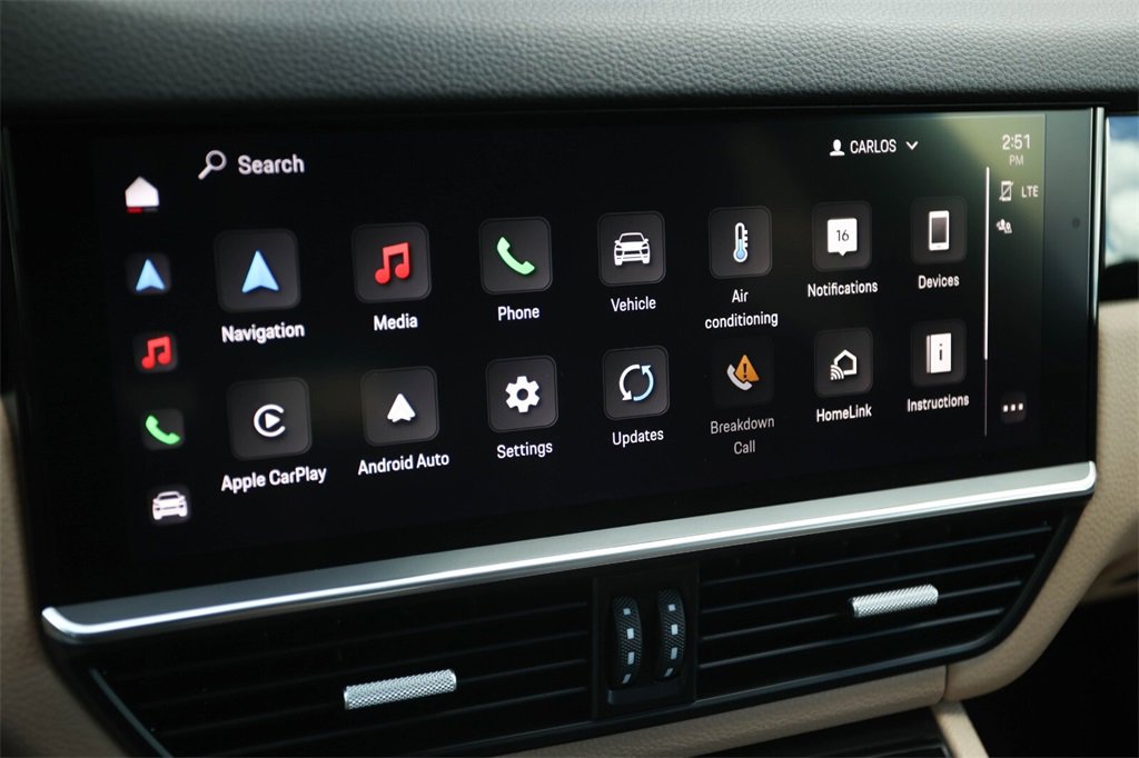 Used 2022 Porsche Cayenne Platinum Edition image 26