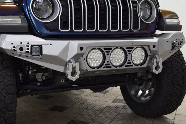 Used 2024 Jeep Wrangler Sahara w/ Technology Group image 11