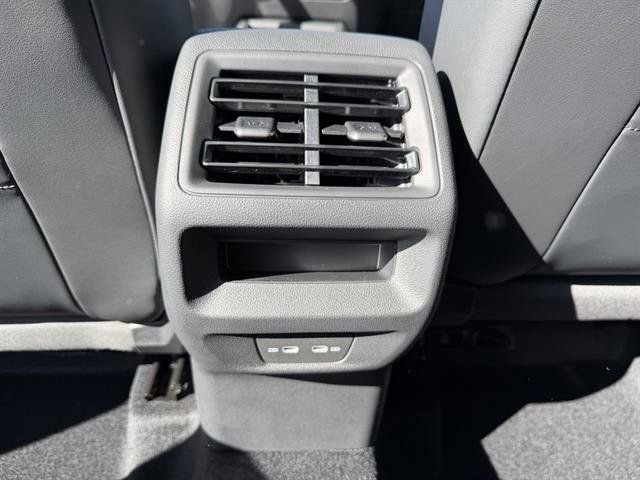 New 2026 Volkswagen Tiguan SE image 25