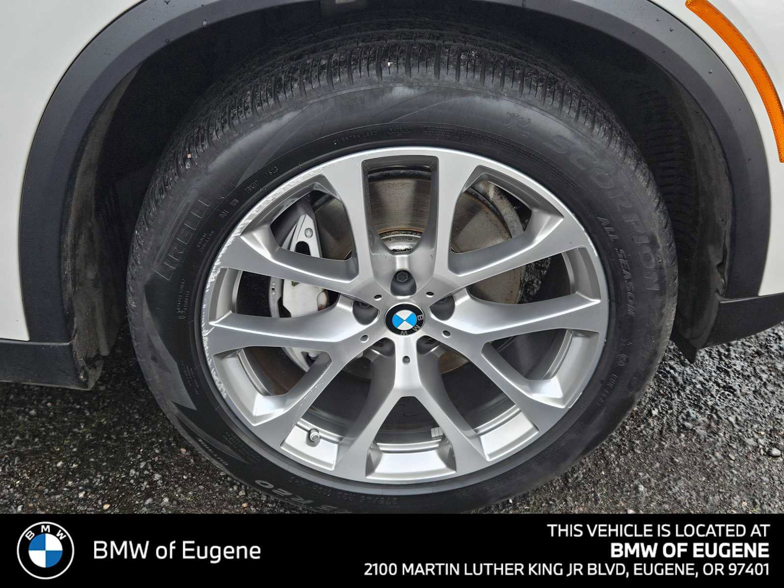 Used 2024 BMW X5 xDrive40i w/ Premium Package image 9