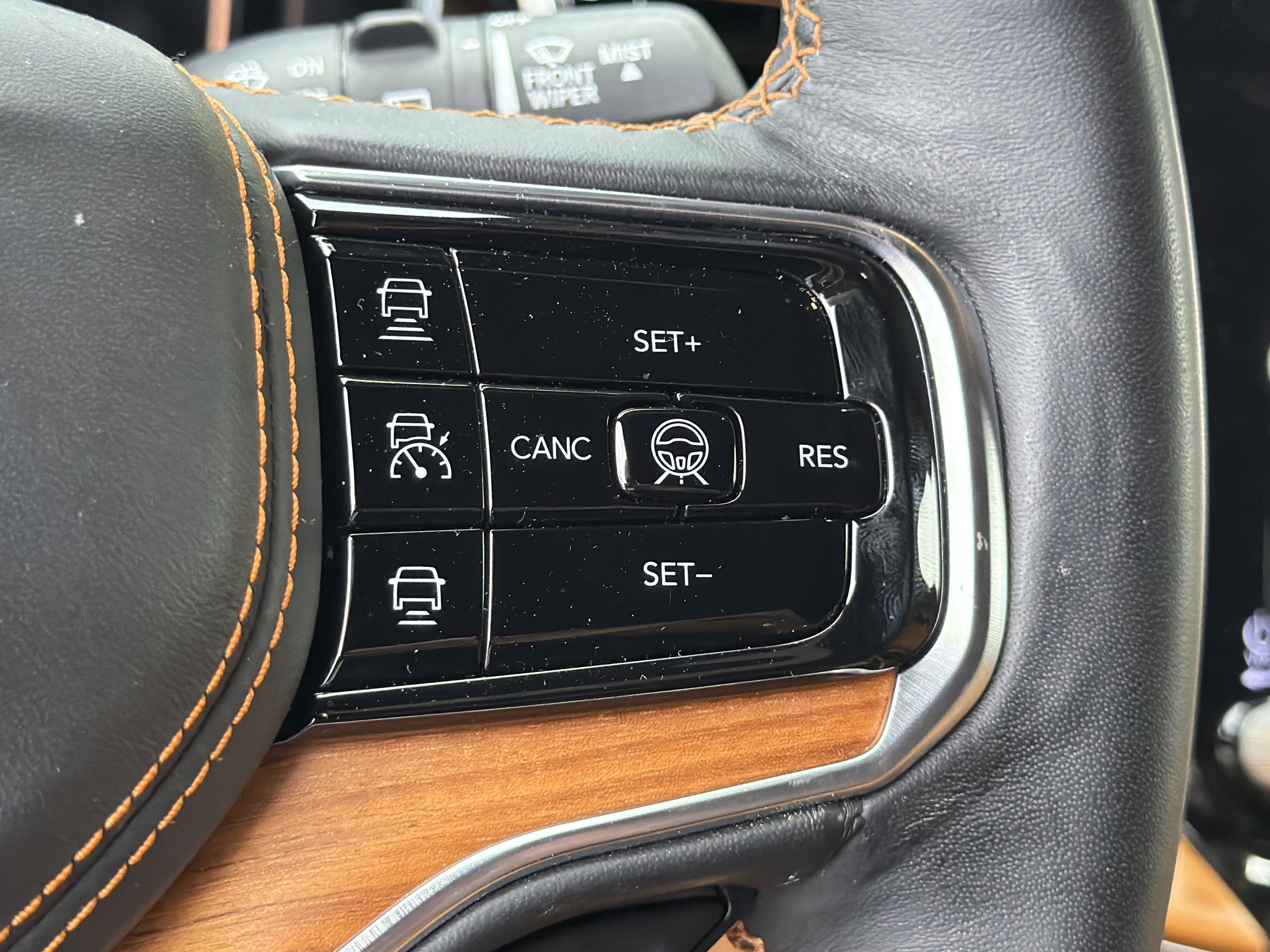 Used 2025 Jeep Grand Wagoneer Series III w/ Rear Seat Video Group 1 image 34