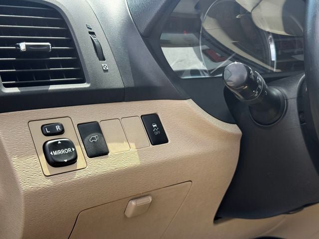 Used 2009 Toyota Venza FWD image 11