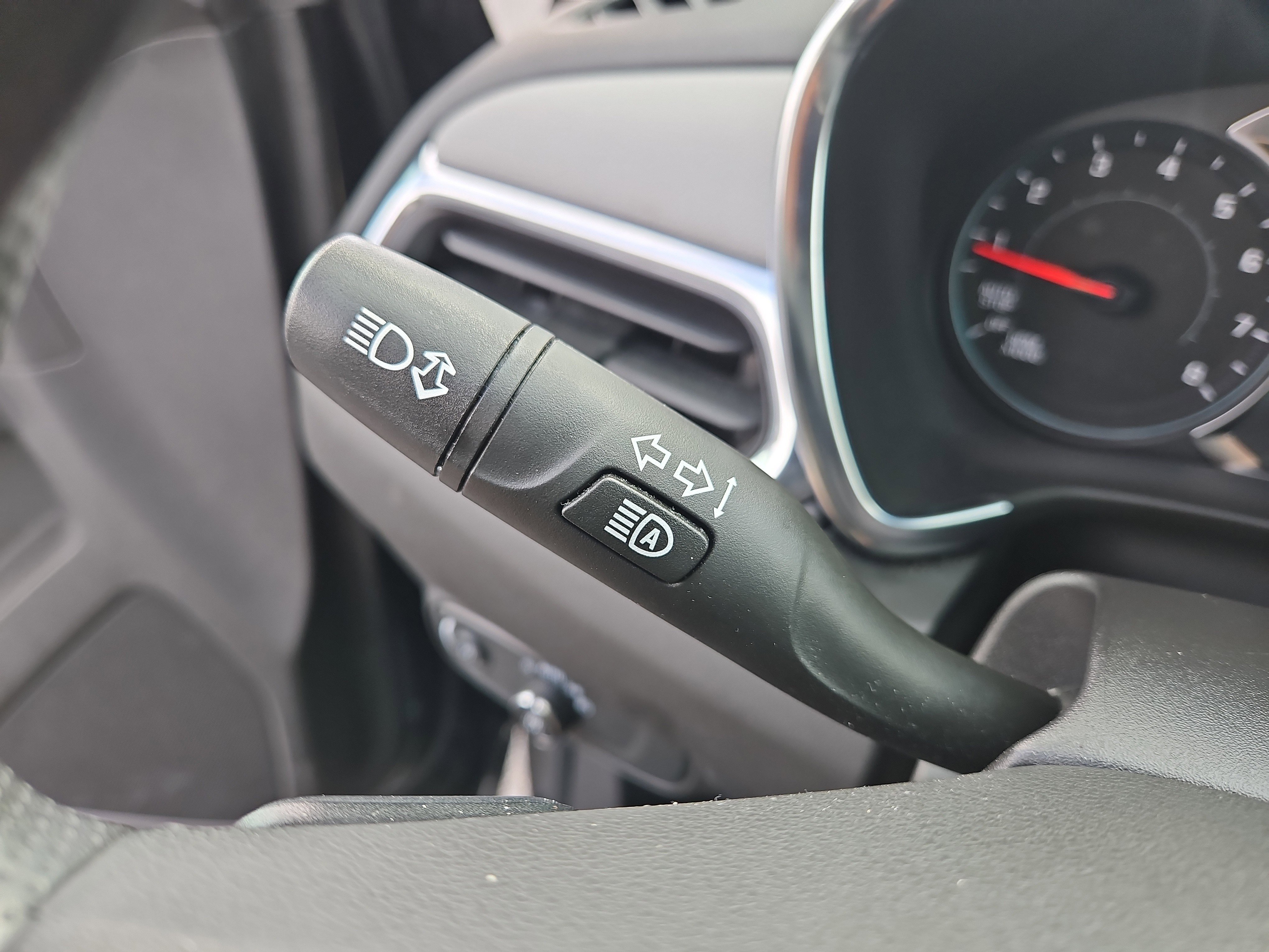 Used 2024 Chevrolet Equinox LS w/ LS Convenience Package FWD image 23