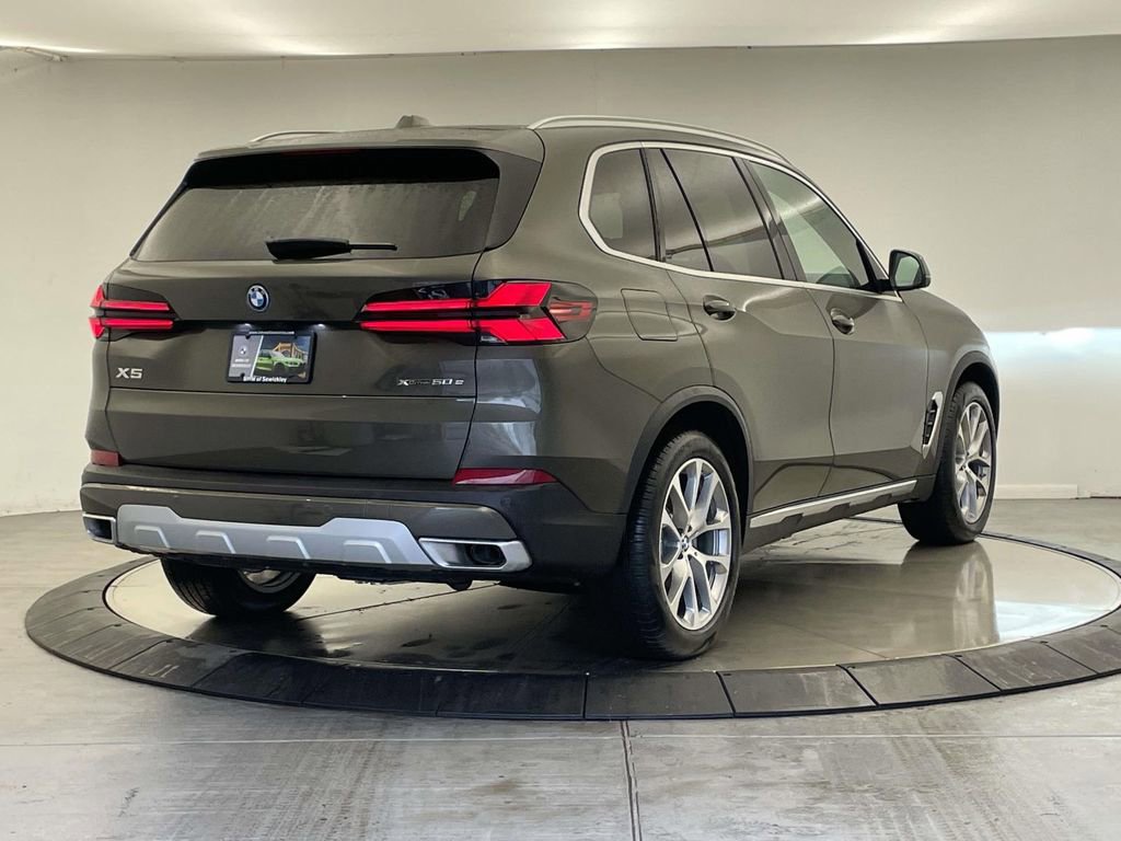 New 2026 BMW X5 xDrive50e AWD/4WD image 5