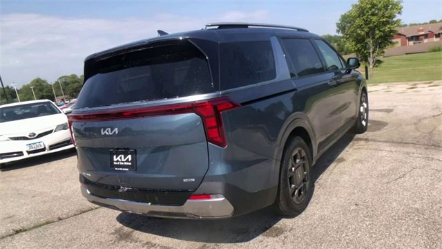 New 2026 Kia Carnival SX image 2