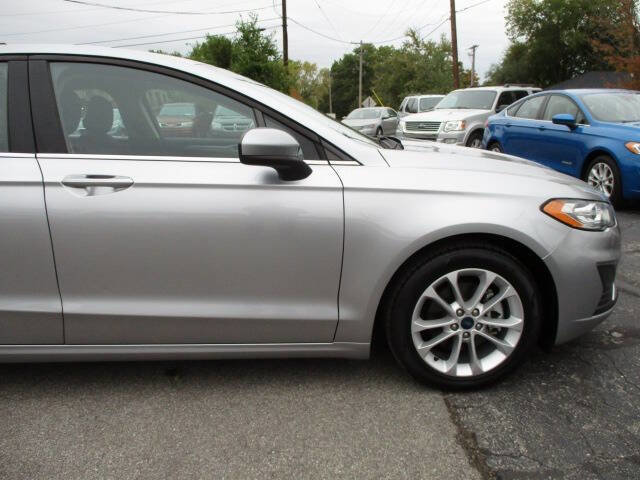 Used 2020 Ford Fusion SE image 10