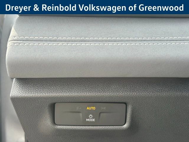 New 2026 Volkswagen Tiguan SE image 16