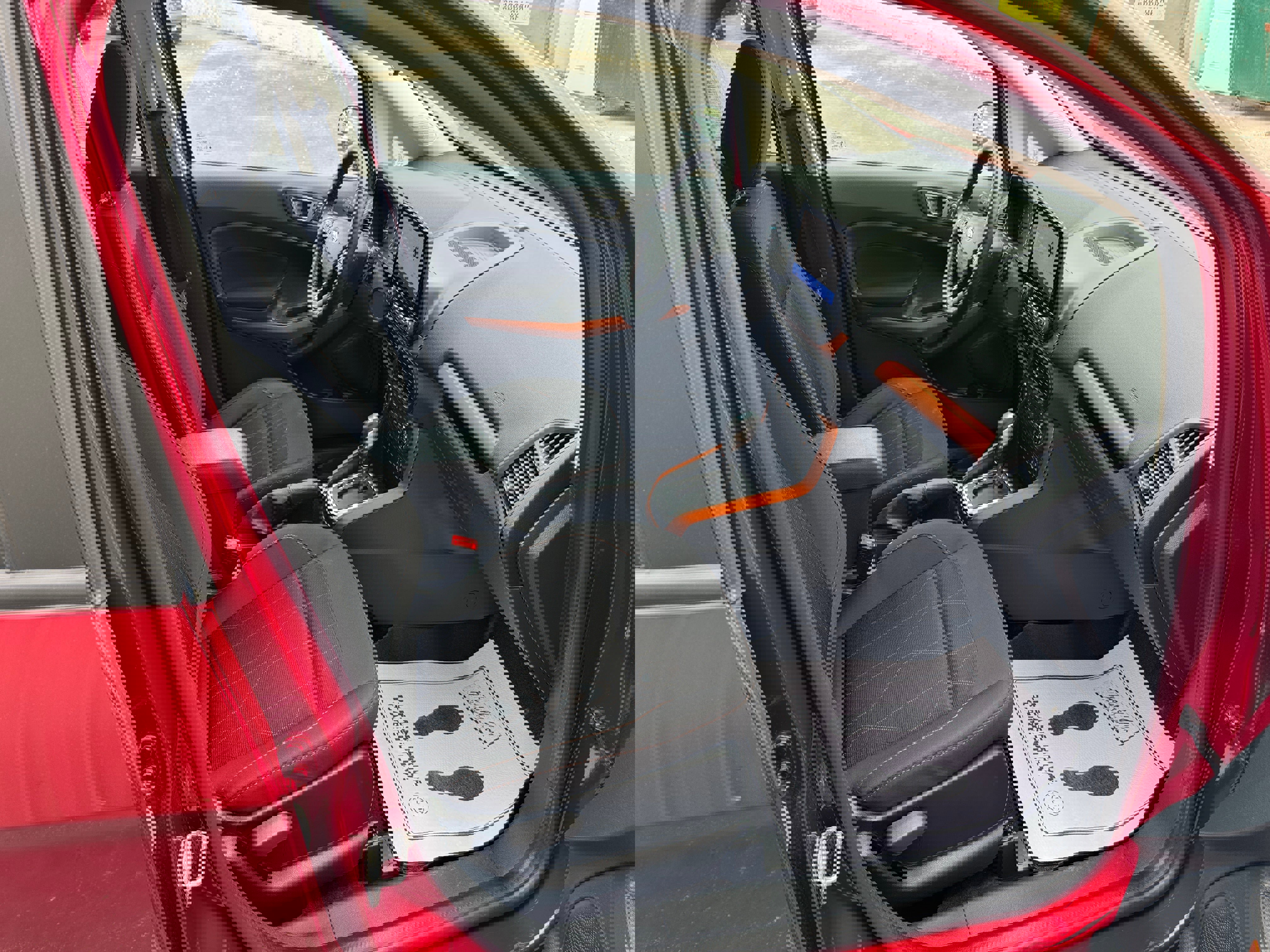 Used 2021 Ford EcoSport SE w/ SE Appearance Package image 26