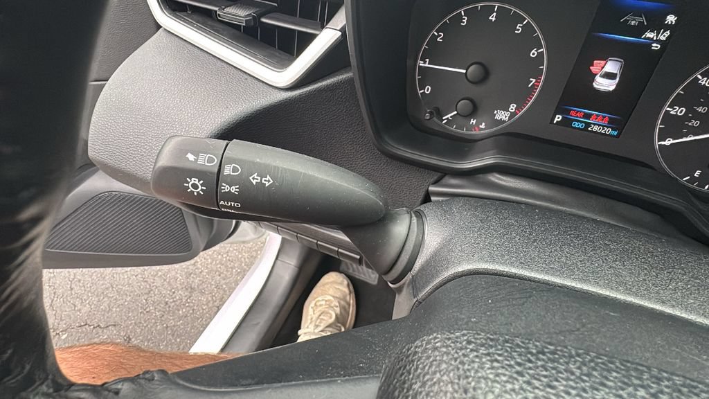 Used 2025 Toyota Corolla SE FWD image 17
