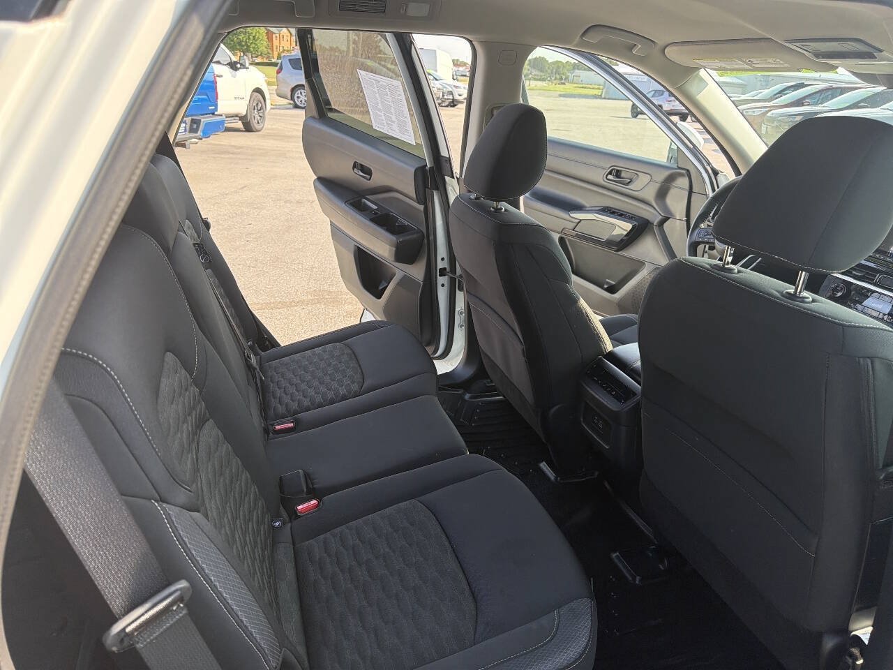 Used 2024 Nissan Pathfinder SV AWD/4WD image 15