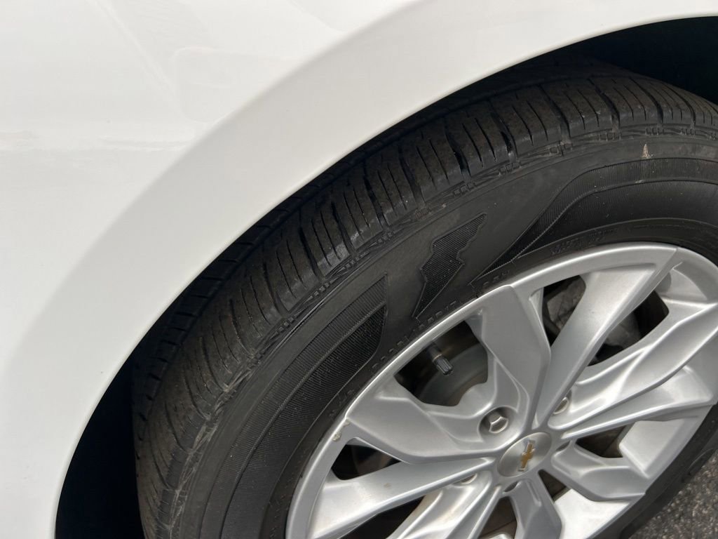 Used 2025 Chevrolet Malibu LT image 36