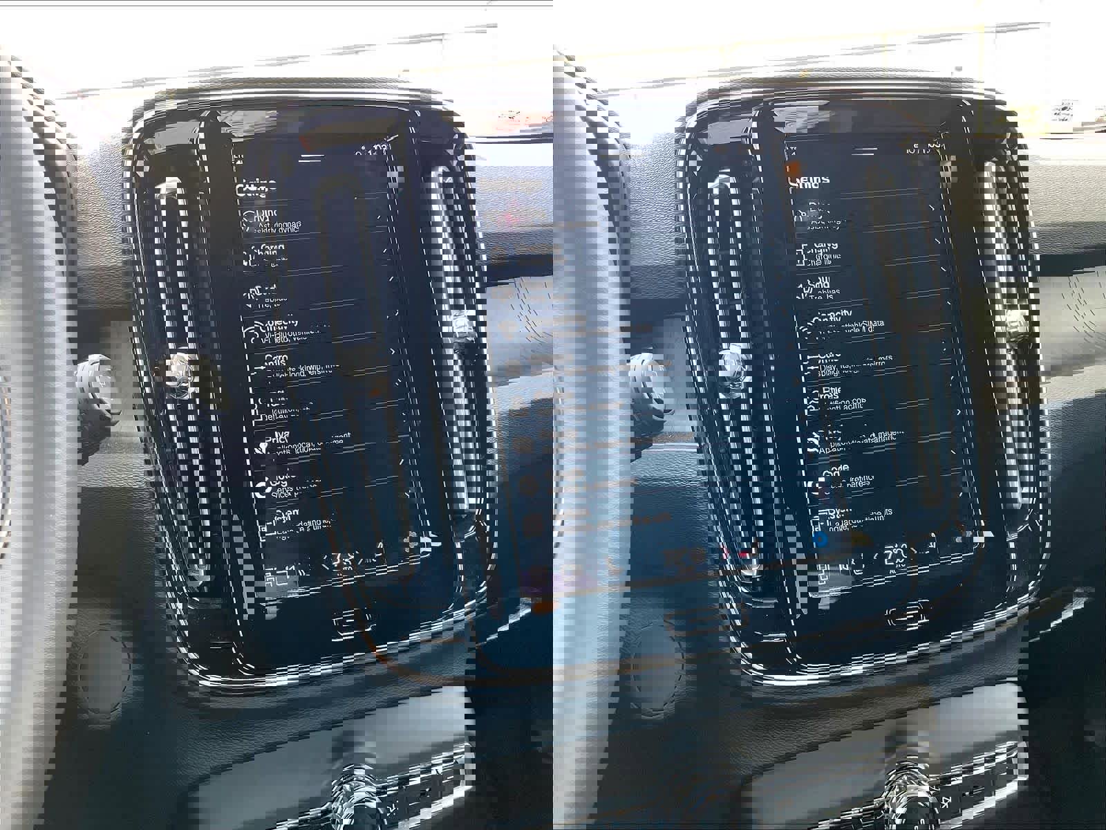 Used 2023 Volvo XC40 Recharge Core w/ Protection Package Premier image 38