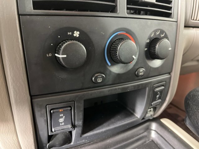 Used 2004 Jeep Grand Cherokee Laredo w/ Tan Your Hide Group image 12