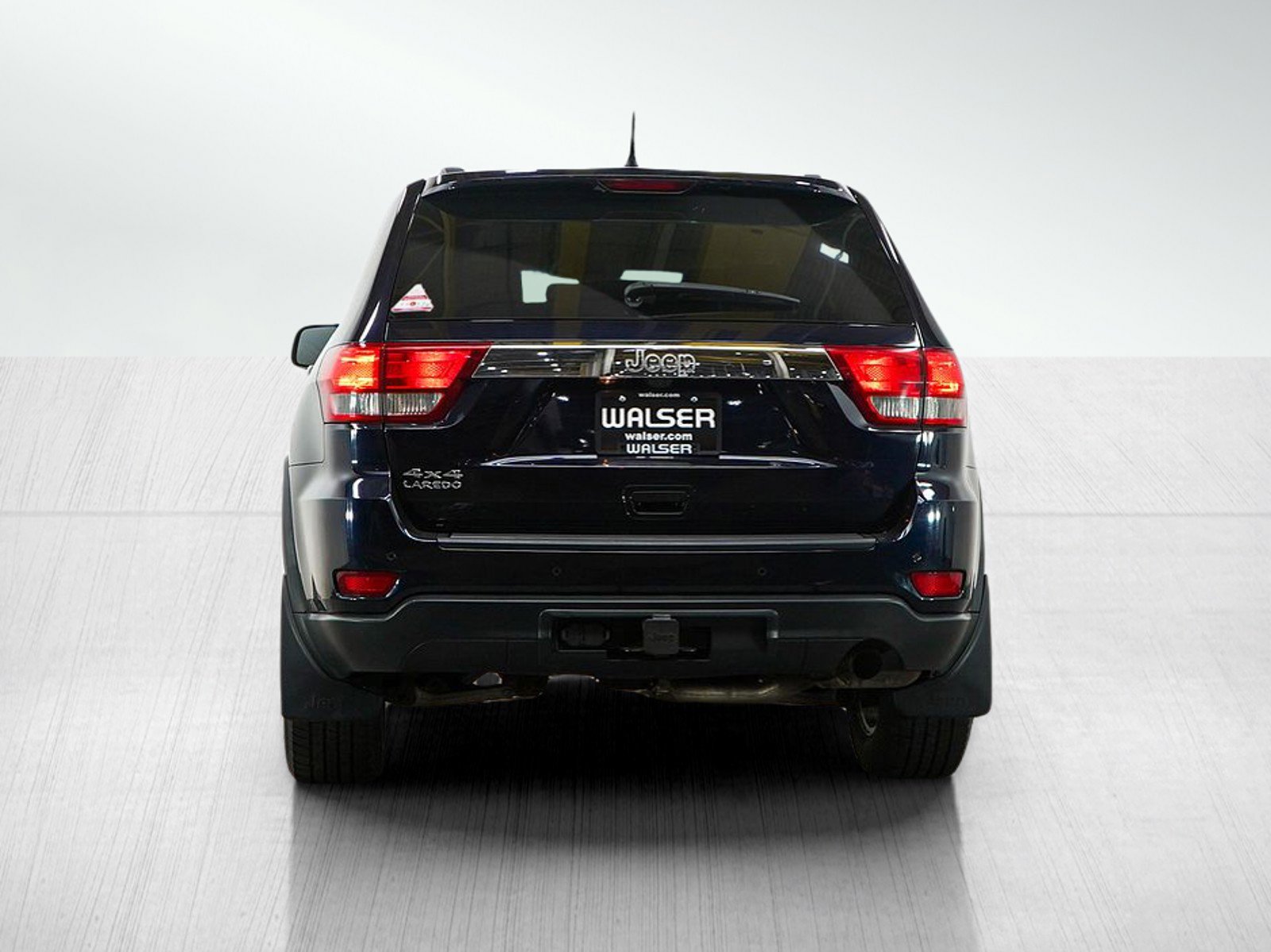 Used 2011 Jeep Grand Cherokee Laredo AWD/4WD image 4