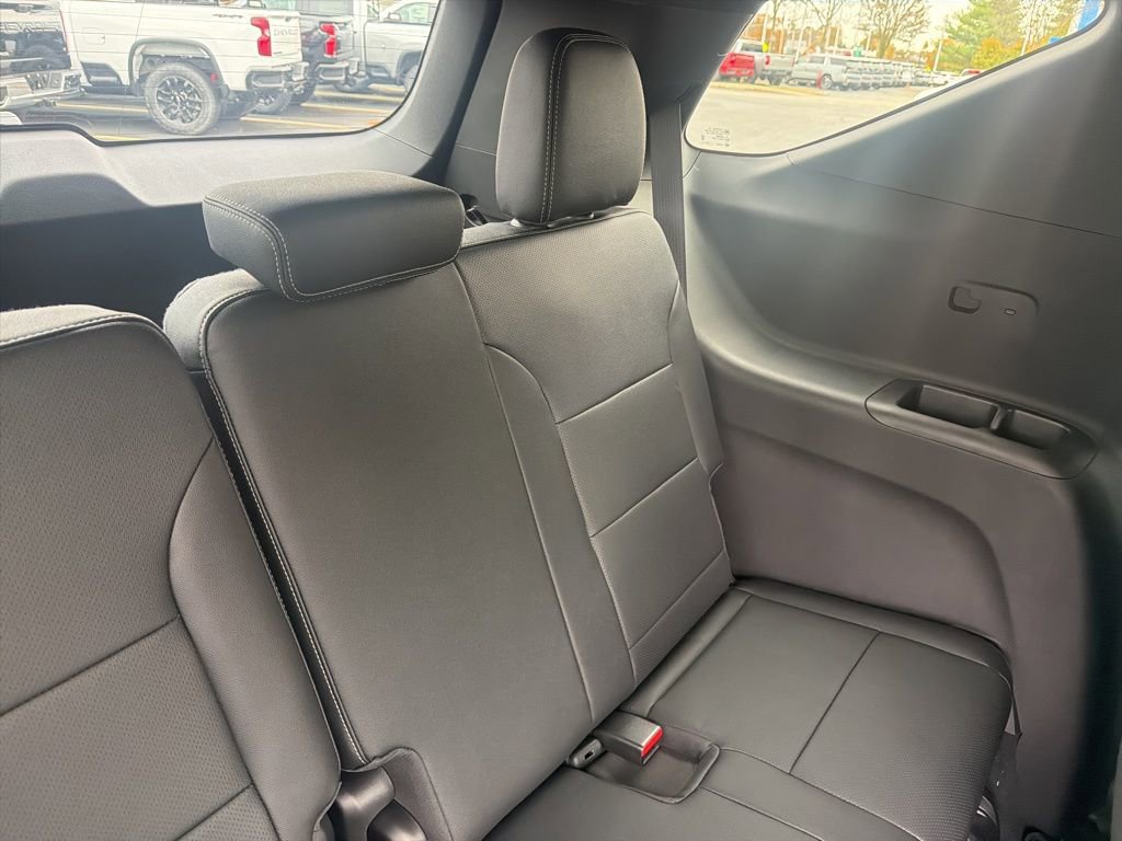 New 2026 Chevrolet Traverse LT w/ Midnight/Sport Edition image 43