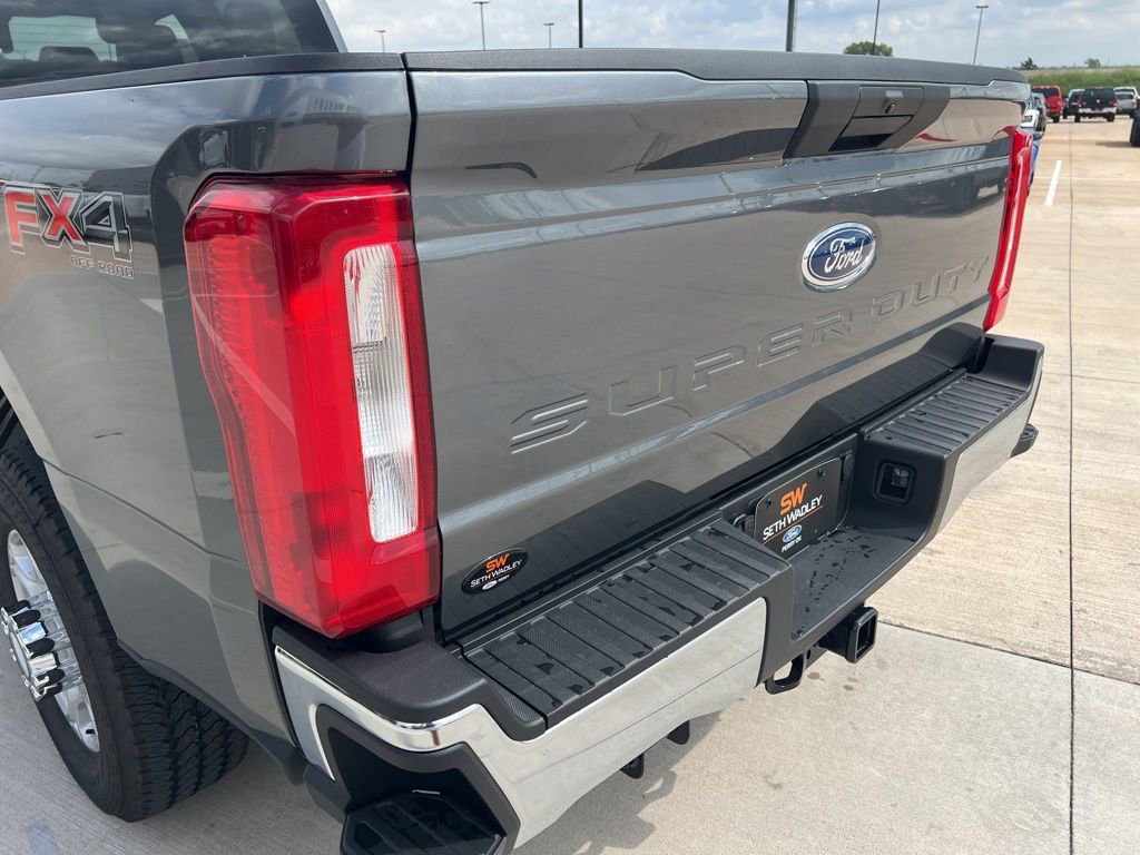 New 2026 Ford F350 XLT image 8
