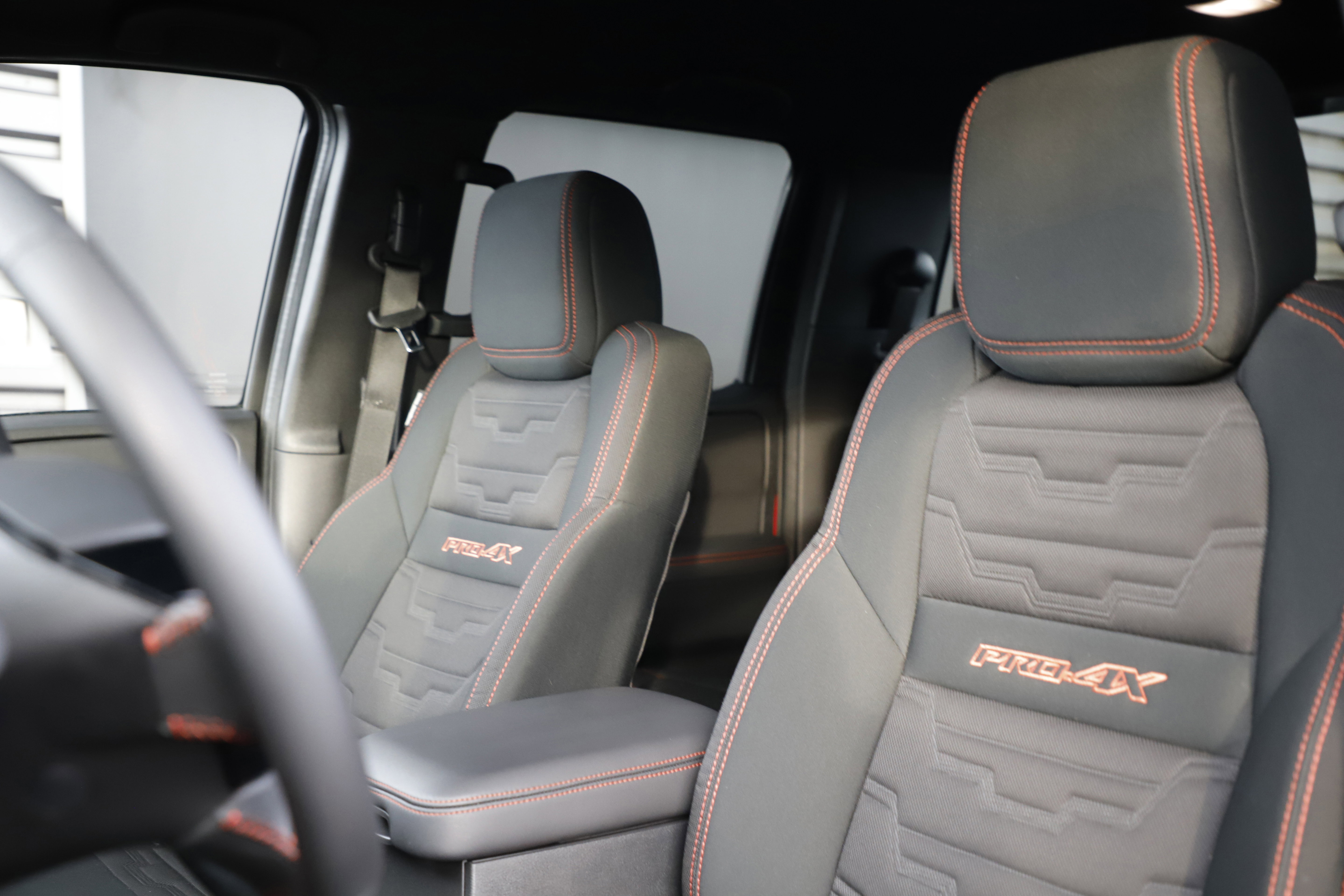 Used 2024 Nissan Frontier PRO-4X w/ Technology Package image 19