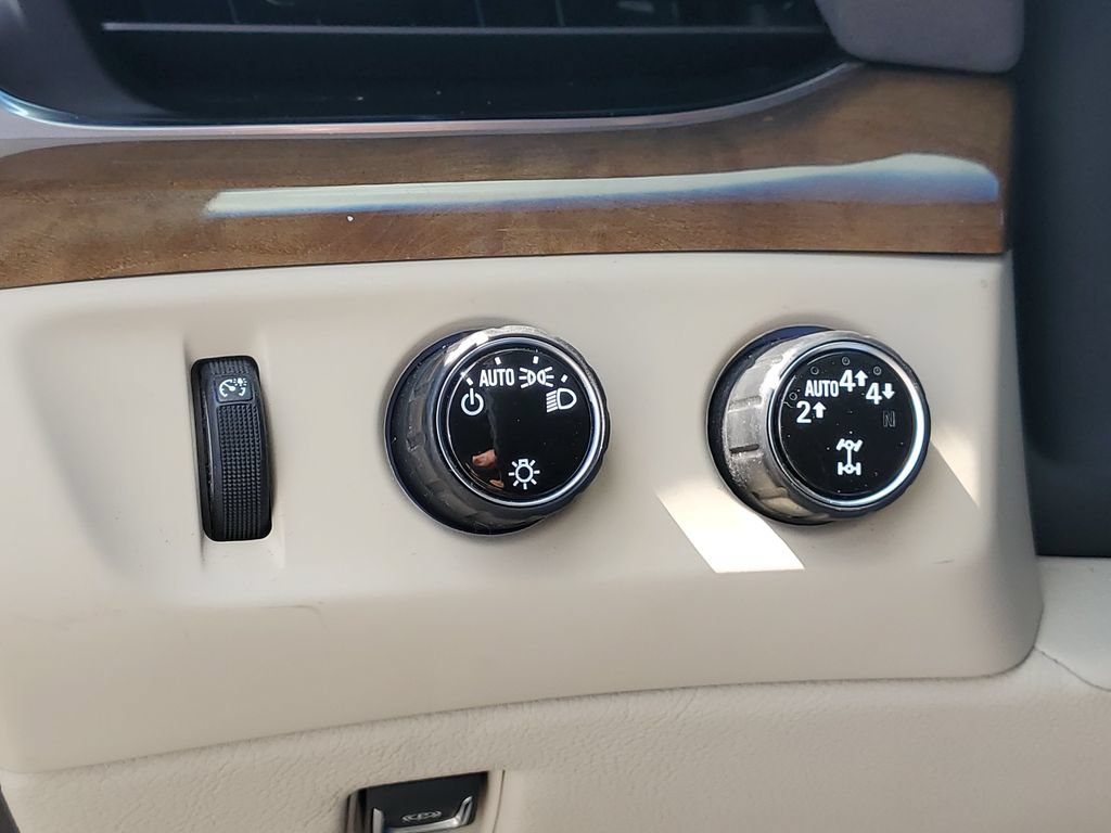 Used 2018 Cadillac Escalade Premium Luxury AWD/4WD image 24
