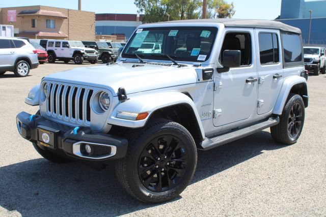 Used 2023 Jeep Wrangler Unlimited Sahara w/ Cold Weather Group AWD/4WD image 13