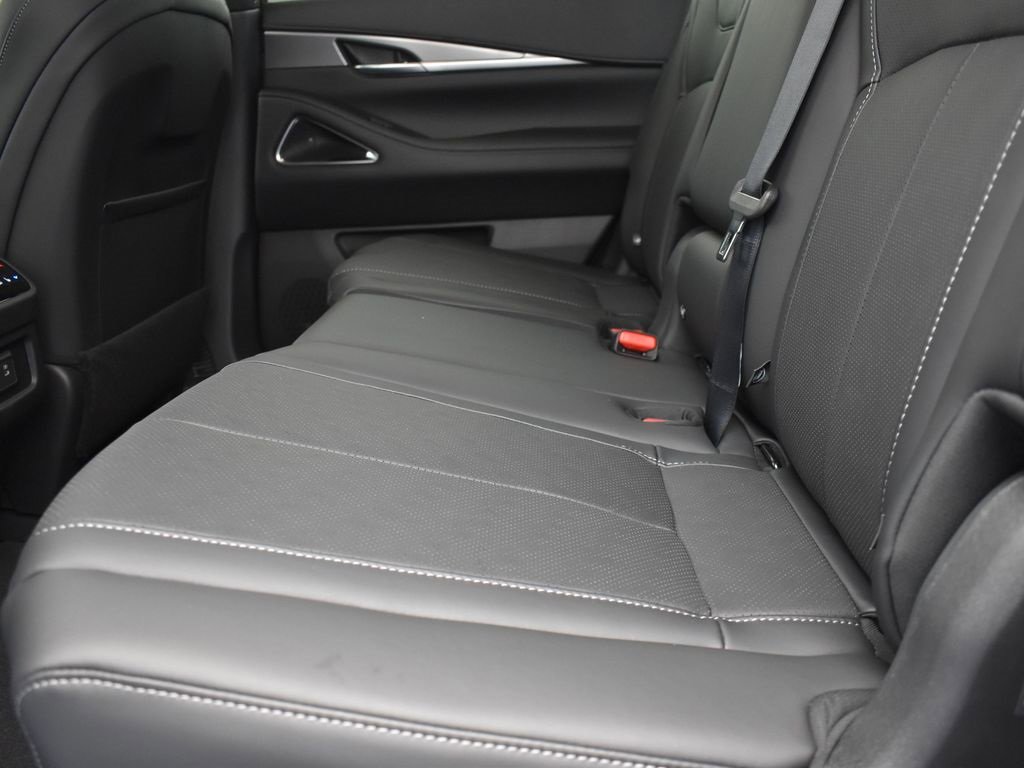 Used 2026 INFINITI QX60 Luxe w/ Cargo Package image 18