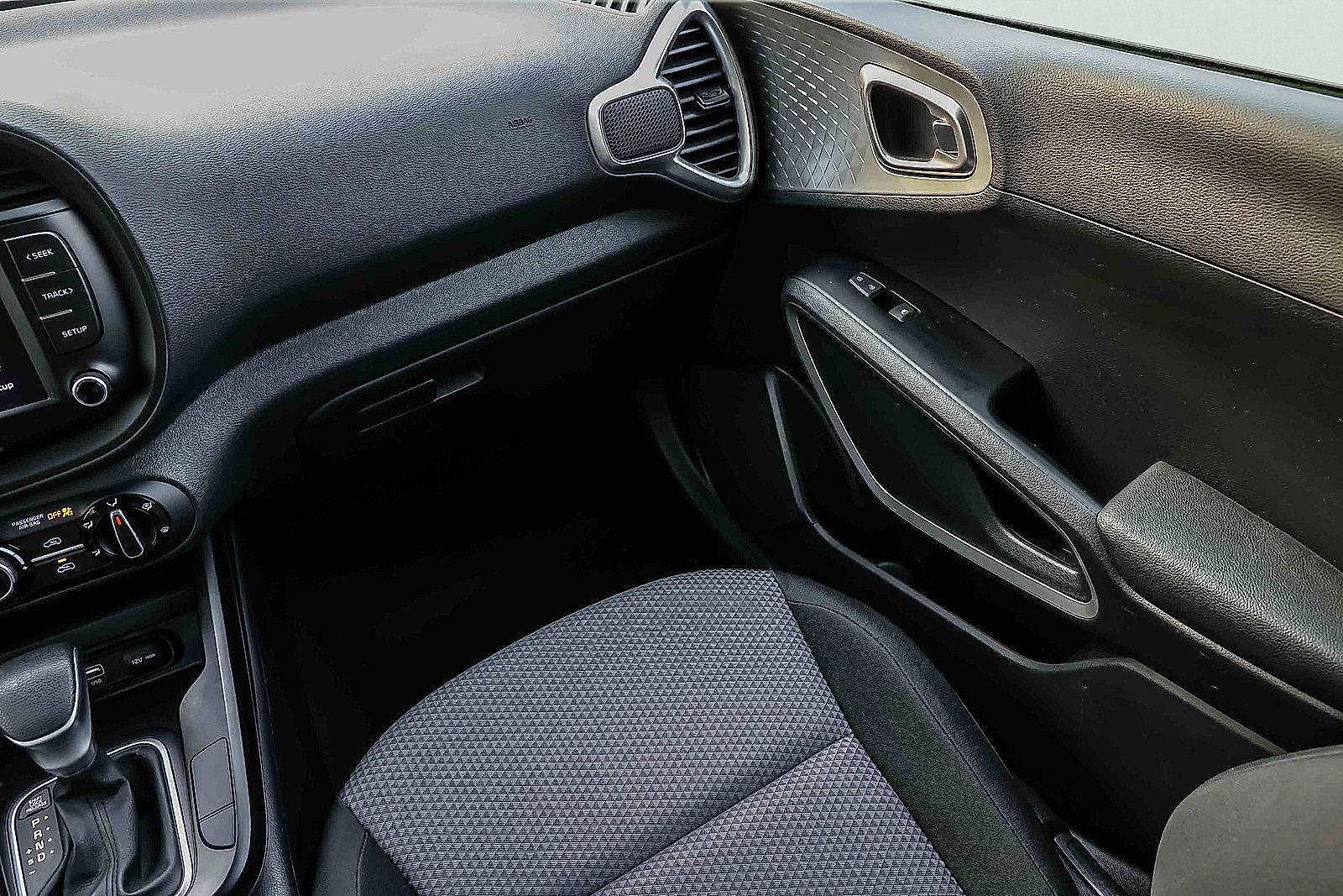 Certified 2023 Kia Soul LX w/ LX Technology Package image 18