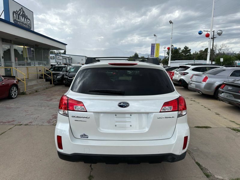 Used 2012 Subaru Outback 2.5i Premium w/ All-Weather Pkg AWD/4WD image 6