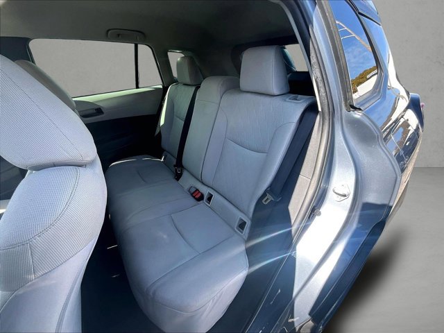 Used 2022 Toyota Corolla Cross L image 24
