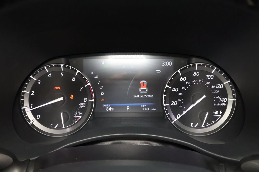 Used 2021 Toyota Highlander XLE AWD/4WD image 21