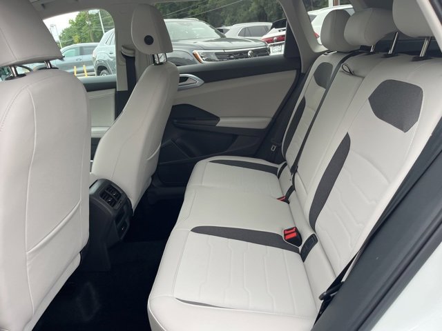 New 2025 Volkswagen Taos SE image 13