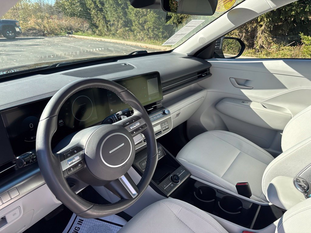 Used 2025 Hyundai Kona SEL AWD/4WD image 12