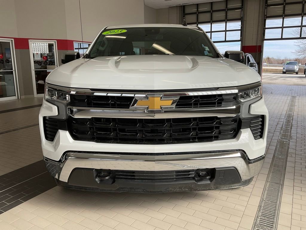 Used 2023 Chevrolet Silverado 1500 LT image 2
