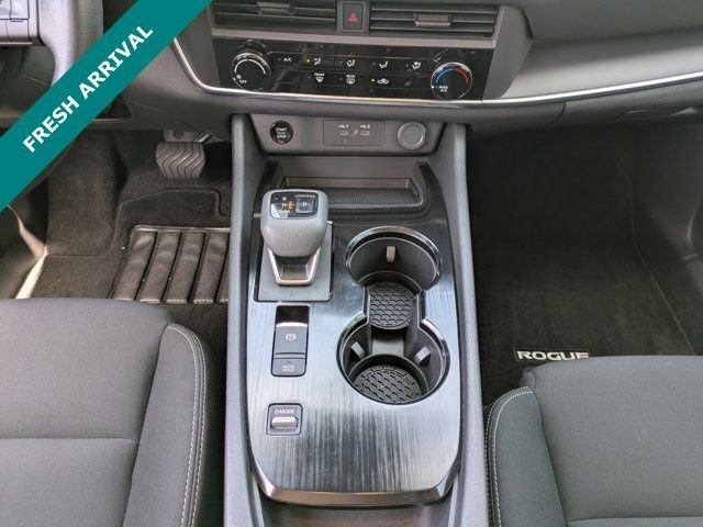Used 2024 Nissan Rogue S image 18