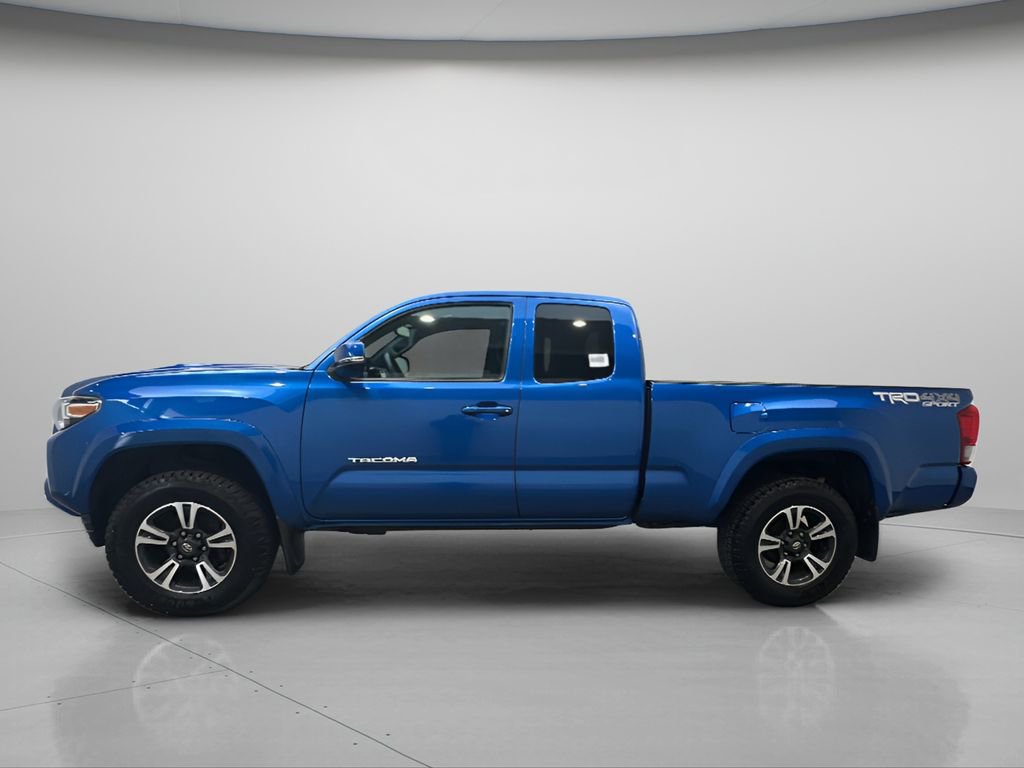 Used 2016 Toyota Tacoma TRD Sport w/ Towing Package AWD/4WD image 2