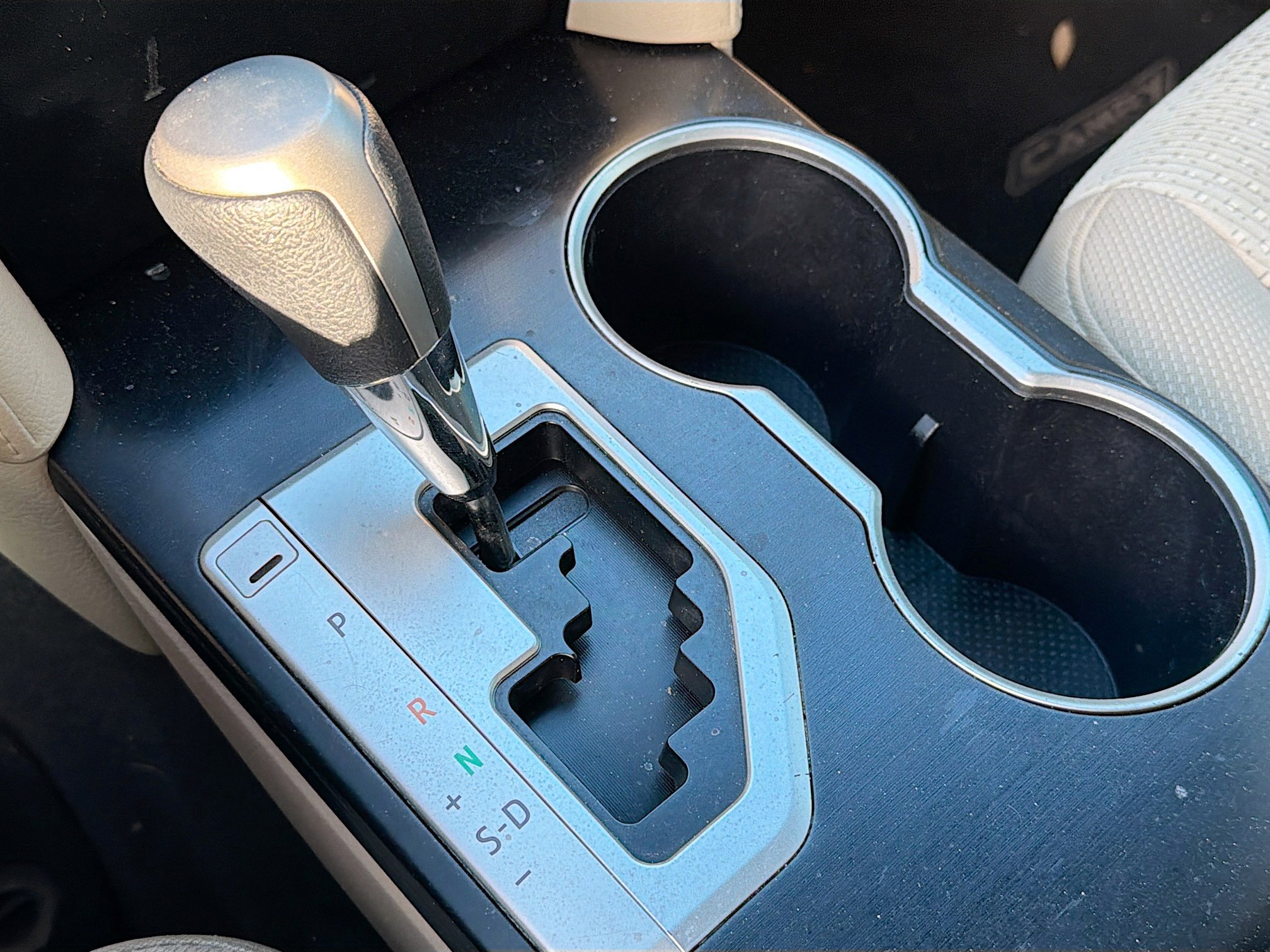 Used 2013 Toyota Camry L image 26