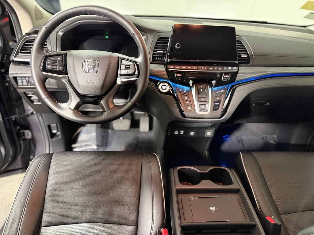 Used 2025 Honda Odyssey Elite image 11