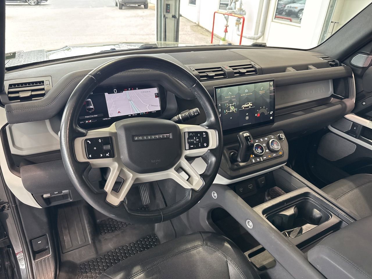 Used 2023 Land Rover Defender 130 X-Dynamic SE AWD/4WD image 18
