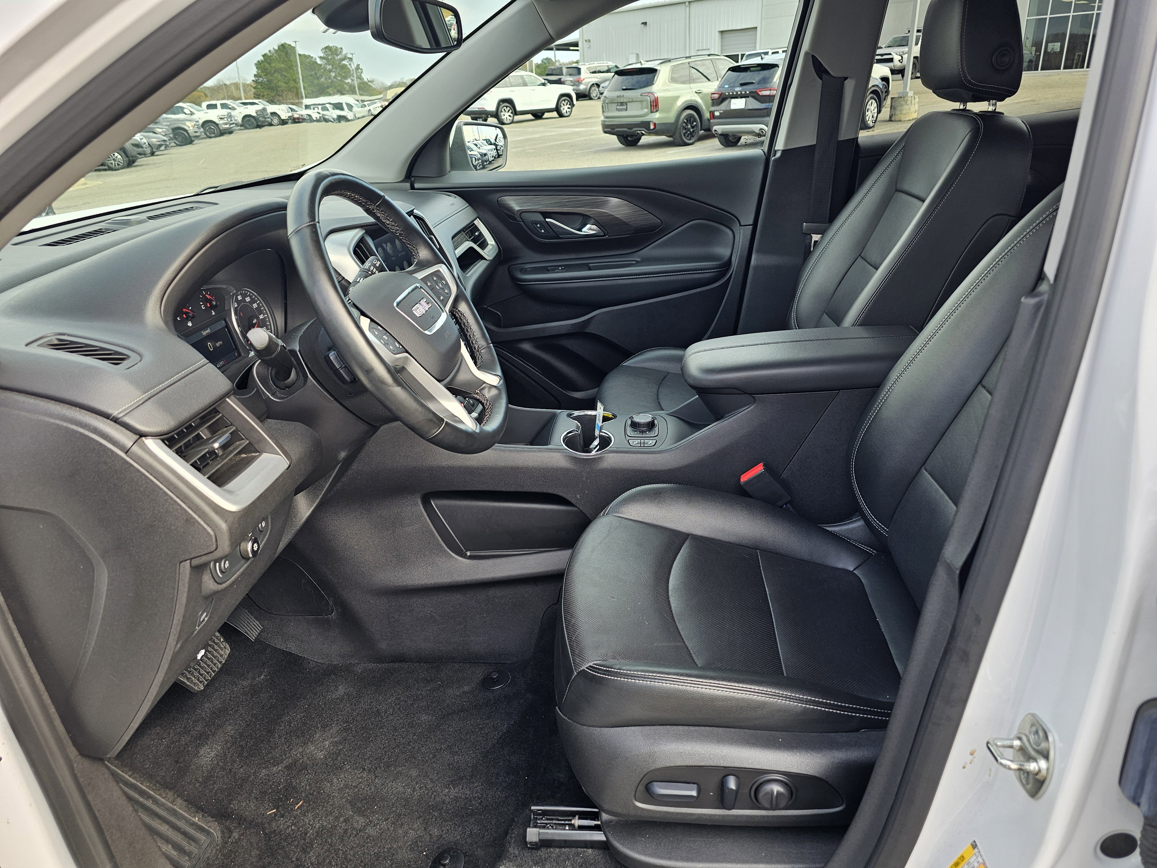 Used 2024 GMC Terrain SLT image 16