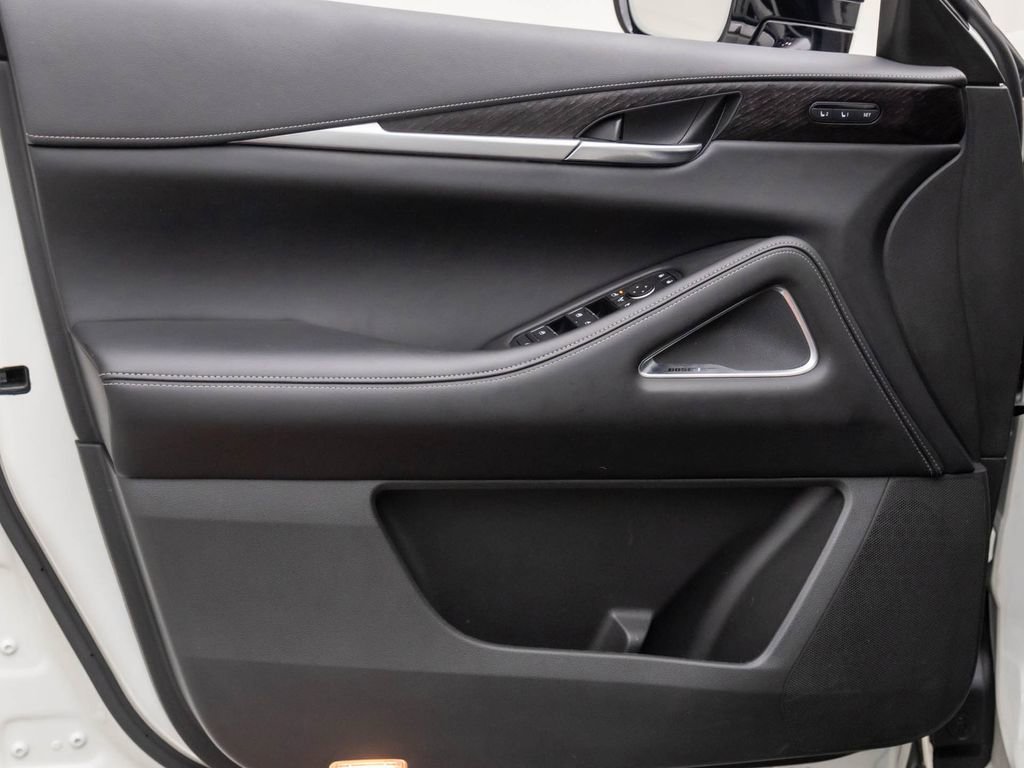 Used 2023 INFINITI QX60 Sensory w/ Cargo Package image 13