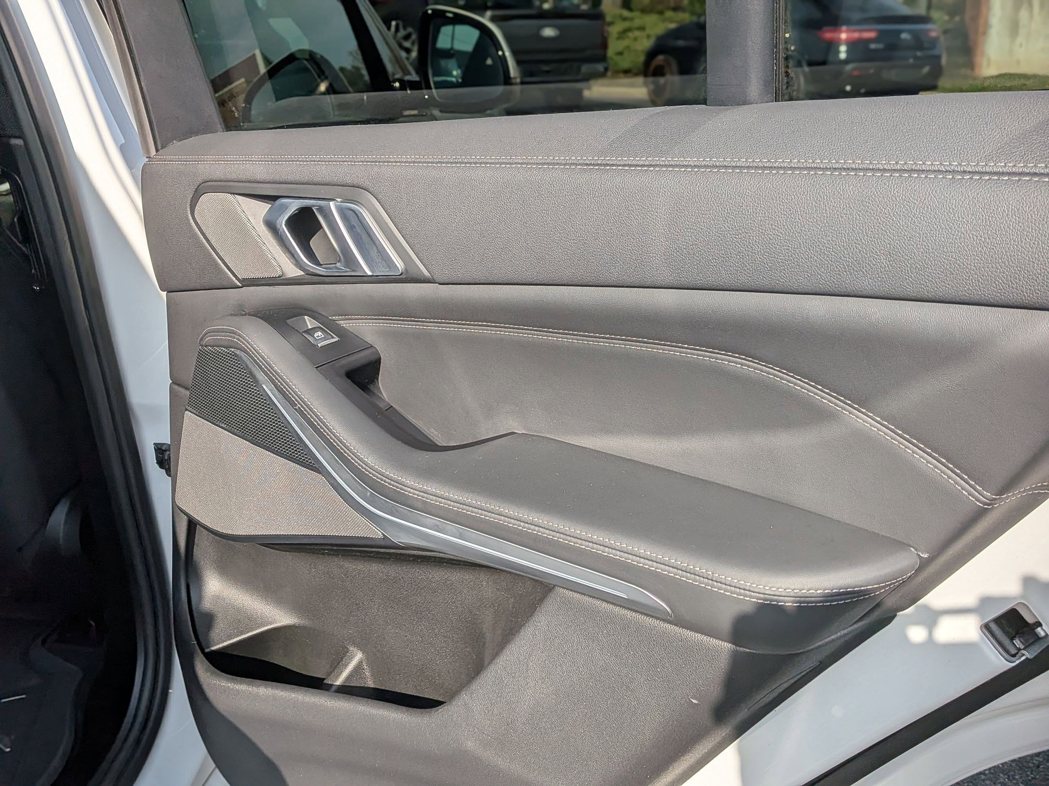 Used 2021 BMW X5 xDrive40i w/ M Sport Package image 34