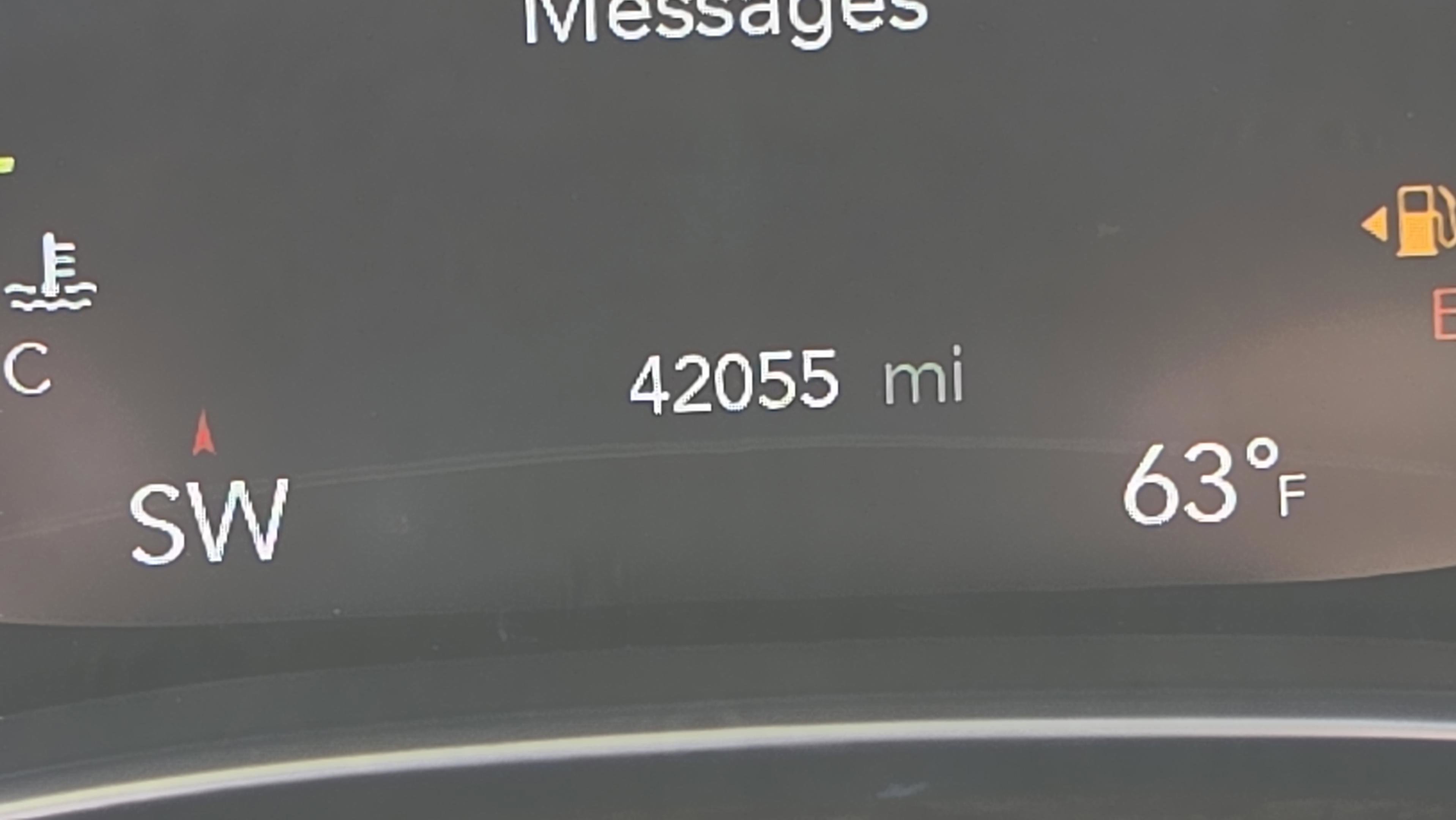 Used 2023 Chrysler Pacifica Limited w/ Uconnect Theater Family Group image 40