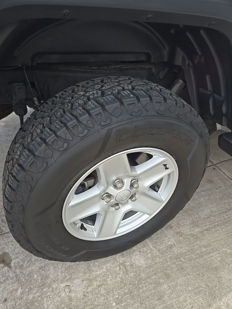 Used 2020 Jeep Gladiator Sport w/ Quick Order Package 24S image 24